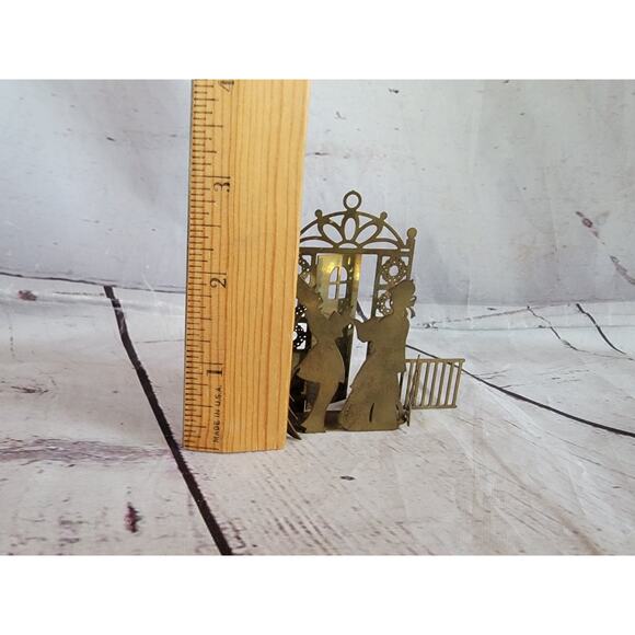 Vintage Danbury Mint 1984 Gold Christmas Ornament 3D Caroling Carolers at Door - Picture 5 of 7